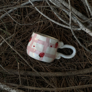 Strawberries Love Mug