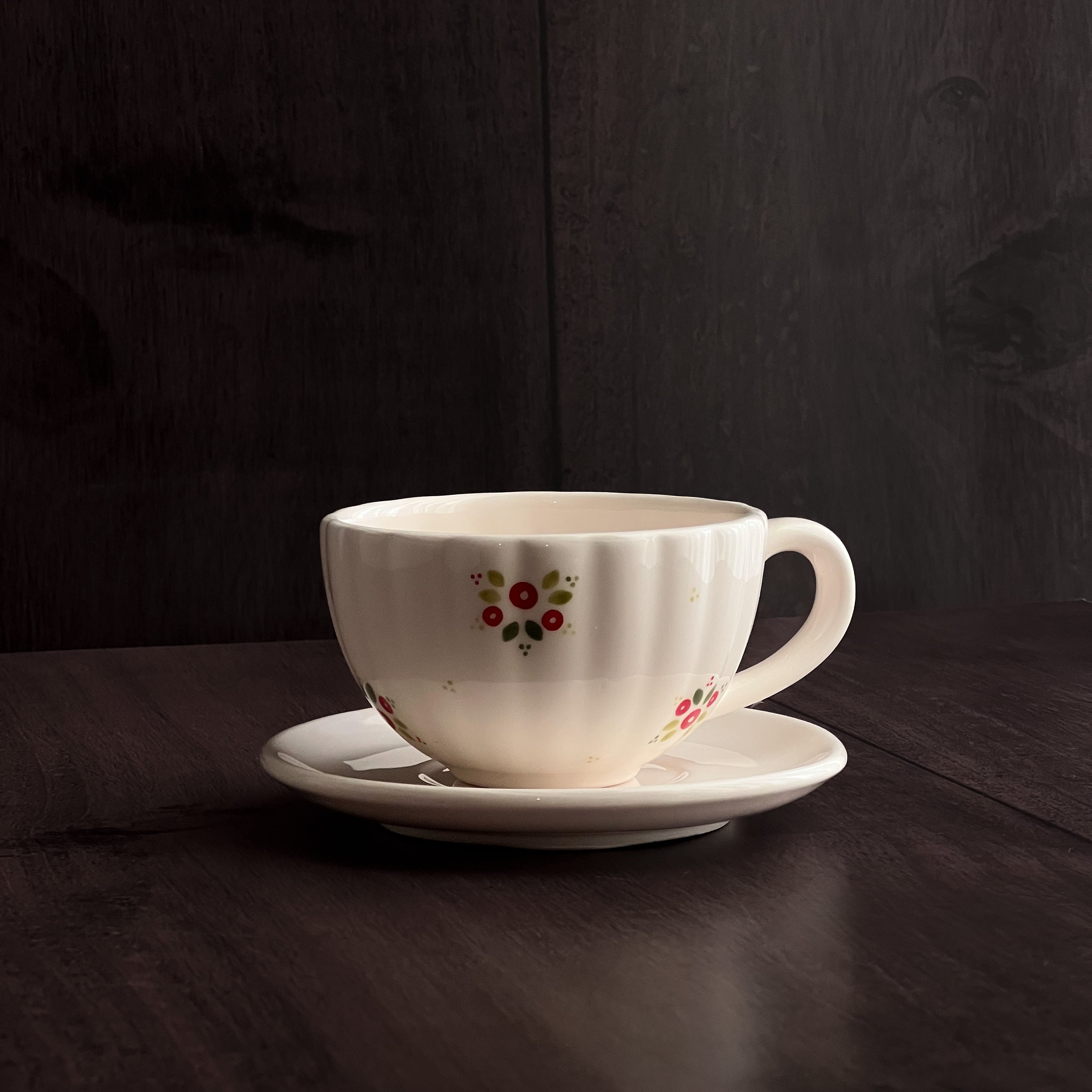 Red Roses Latte Cup